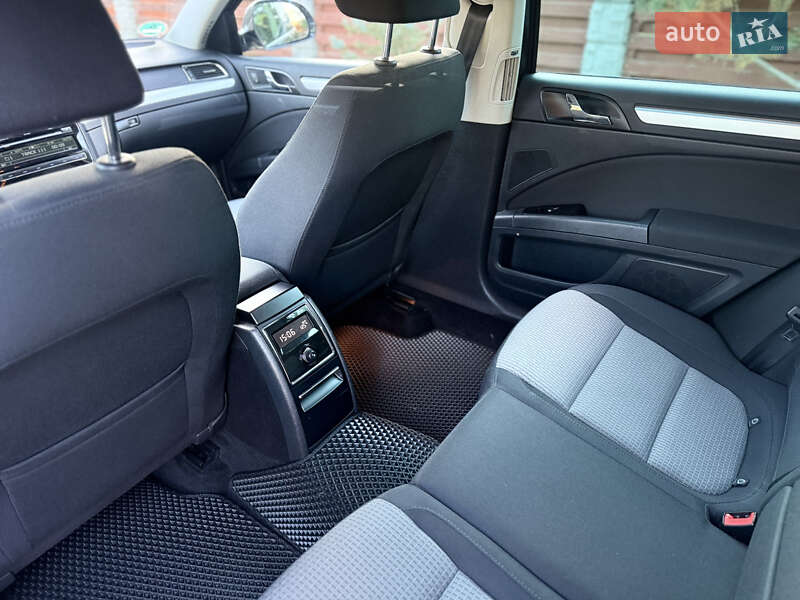 Универсал Skoda Superb 2010 в Самборе