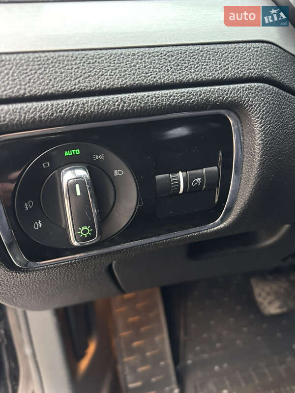 Універсал Skoda Superb 2014 в Житомирі