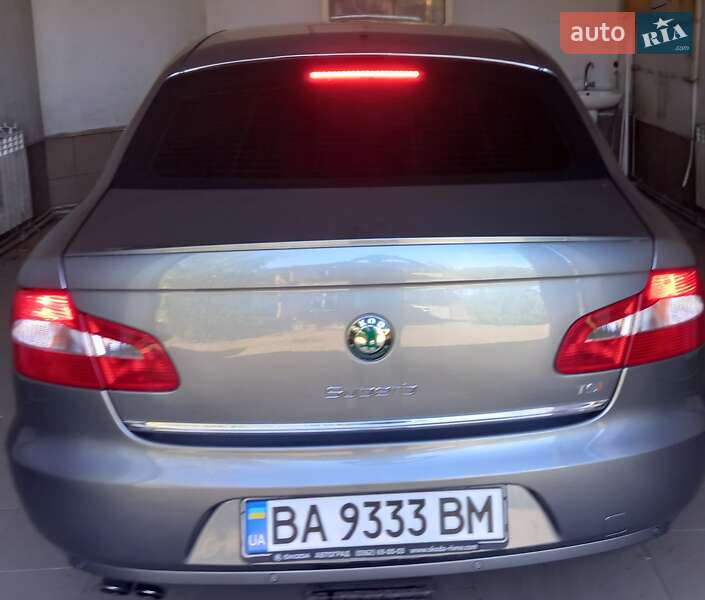 Лифтбек Skoda Superb 2011 в Новоукраинке