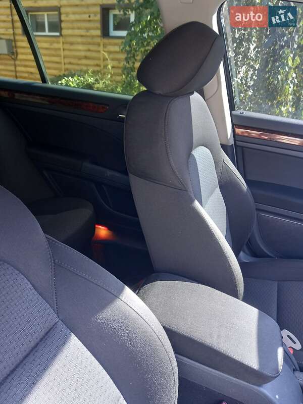 Лифтбек Skoda Superb 2011 в Новоукраинке