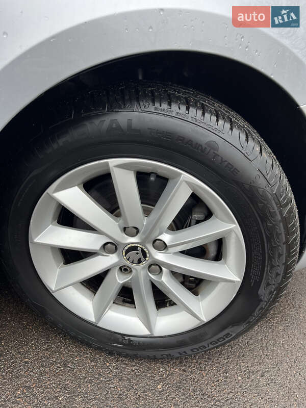 Универсал Skoda Superb 2014 в Коростене