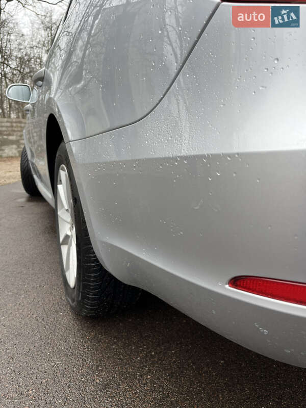 Универсал Skoda Superb 2014 в Коростене