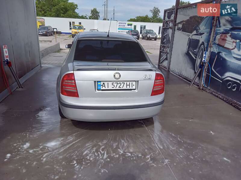Skoda Superb 2006