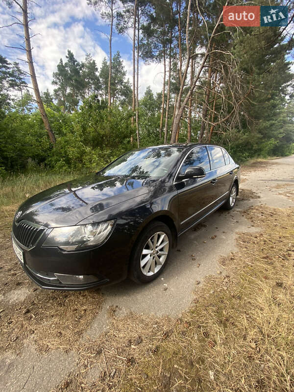 Лифтбек Skoda Superb 2013 в Мироновке