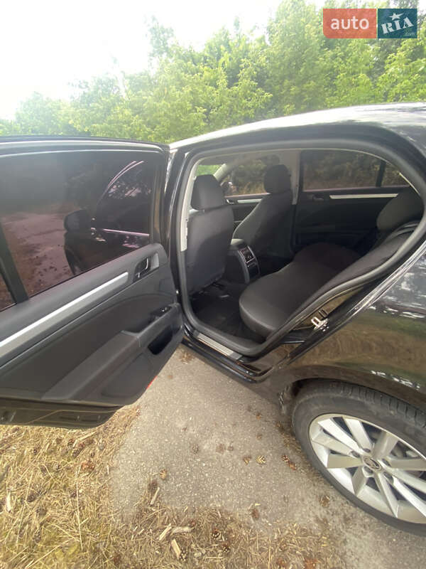 Лифтбек Skoda Superb 2013 в Мироновке