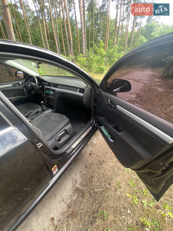 Лифтбек Skoda Superb 2013 в Мироновке