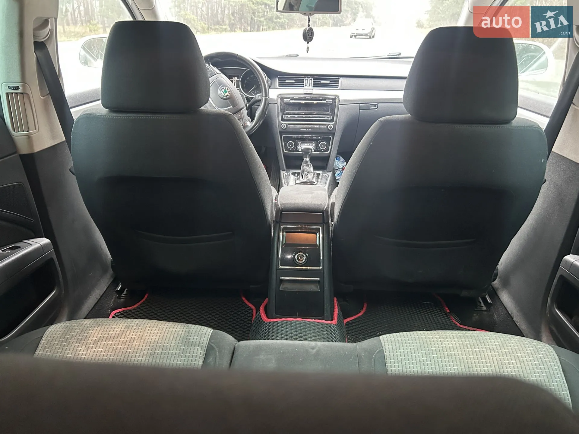 2010 Skoda Superb - мініатюра 5