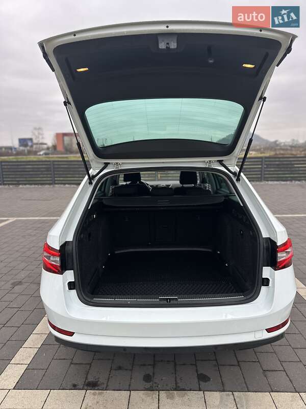 Універсал Skoda Superb 2017 в Мукачевому