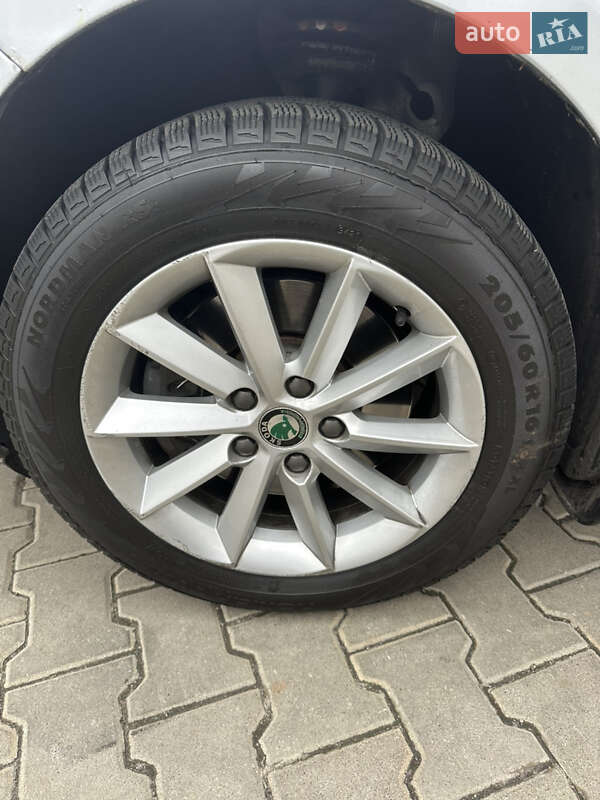 Лифтбек Skoda Superb 2010 в Киеве фото 15 Лифтбек Skoda Superb 2010 в Киеве