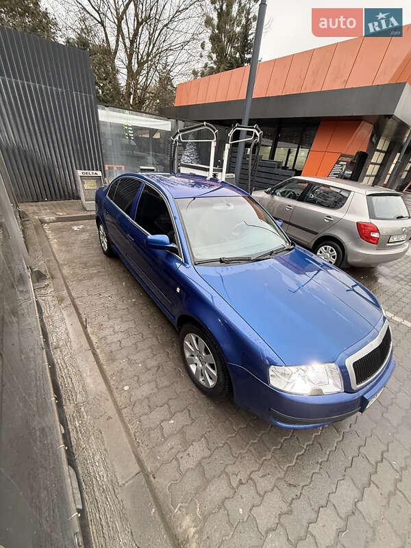 Ліфтбек Skoda Superb 2002 в Львові