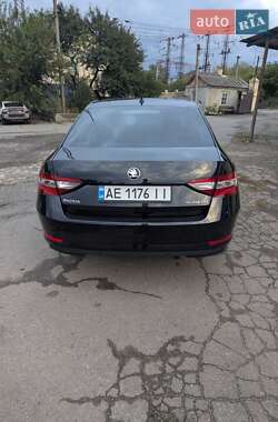 Ліфтбек Skoda Superb 2016 в Дніпрі