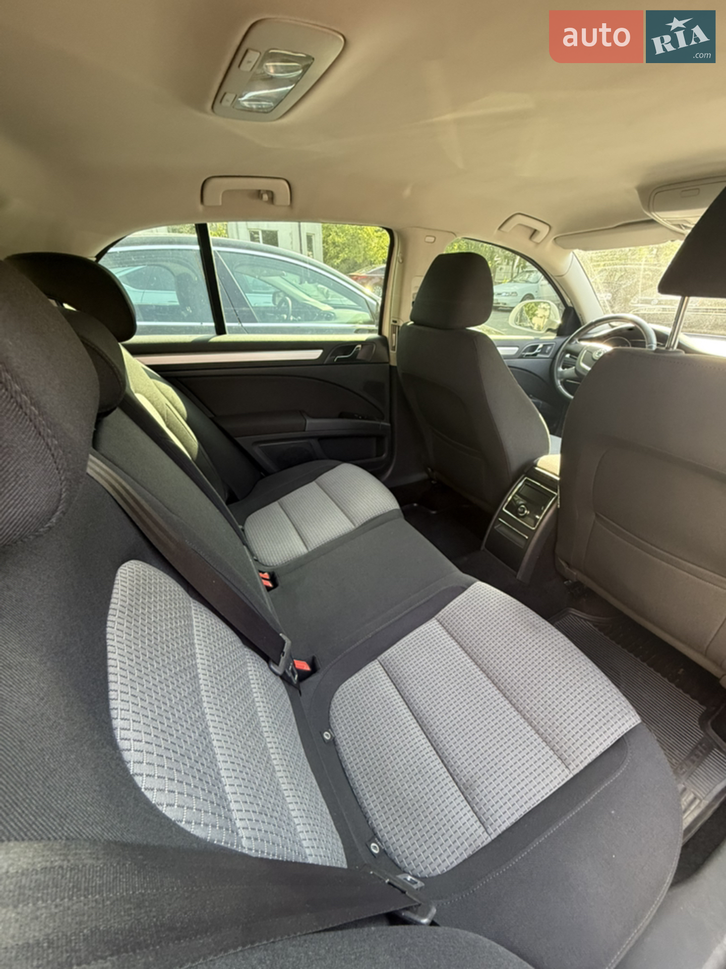 2012 Skoda Superb - мініатюра 10