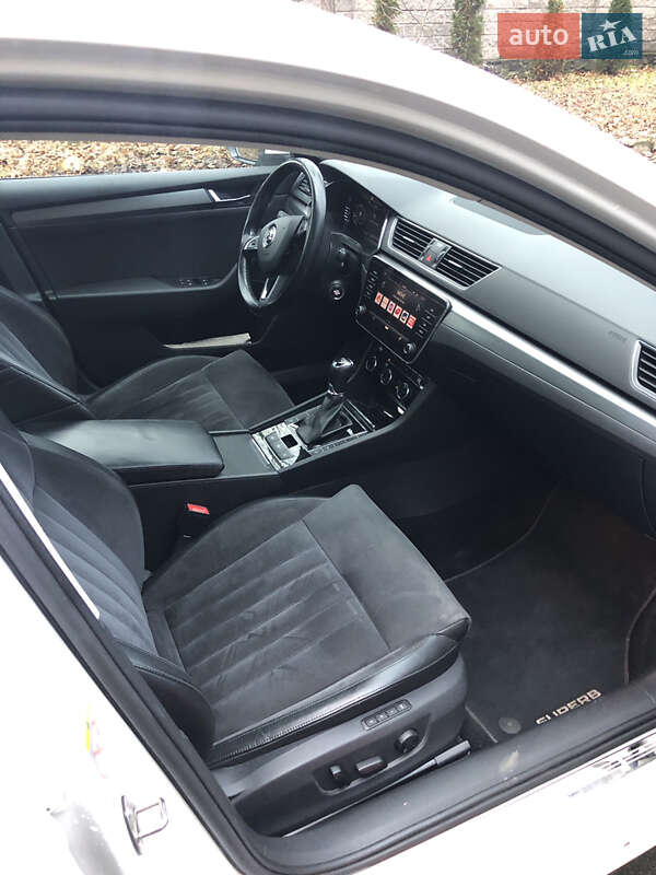 Универсал Skoda Superb 2018 в Ровно