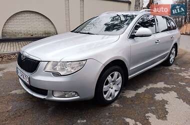 Універсал Skoda Superb 2010 в Бучі
