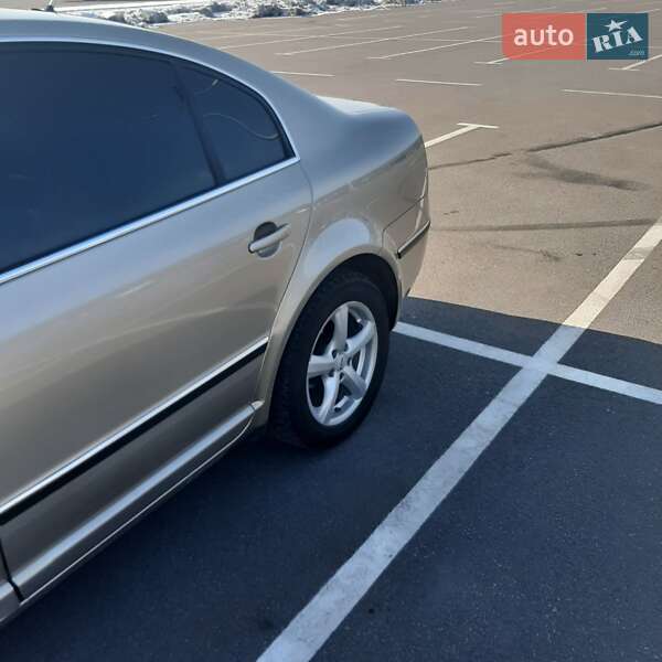 Лифтбек Skoda Superb 2005 в Днепре