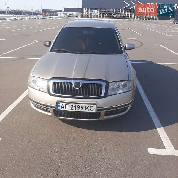 Лифтбек Skoda Superb 2005 в Днепре