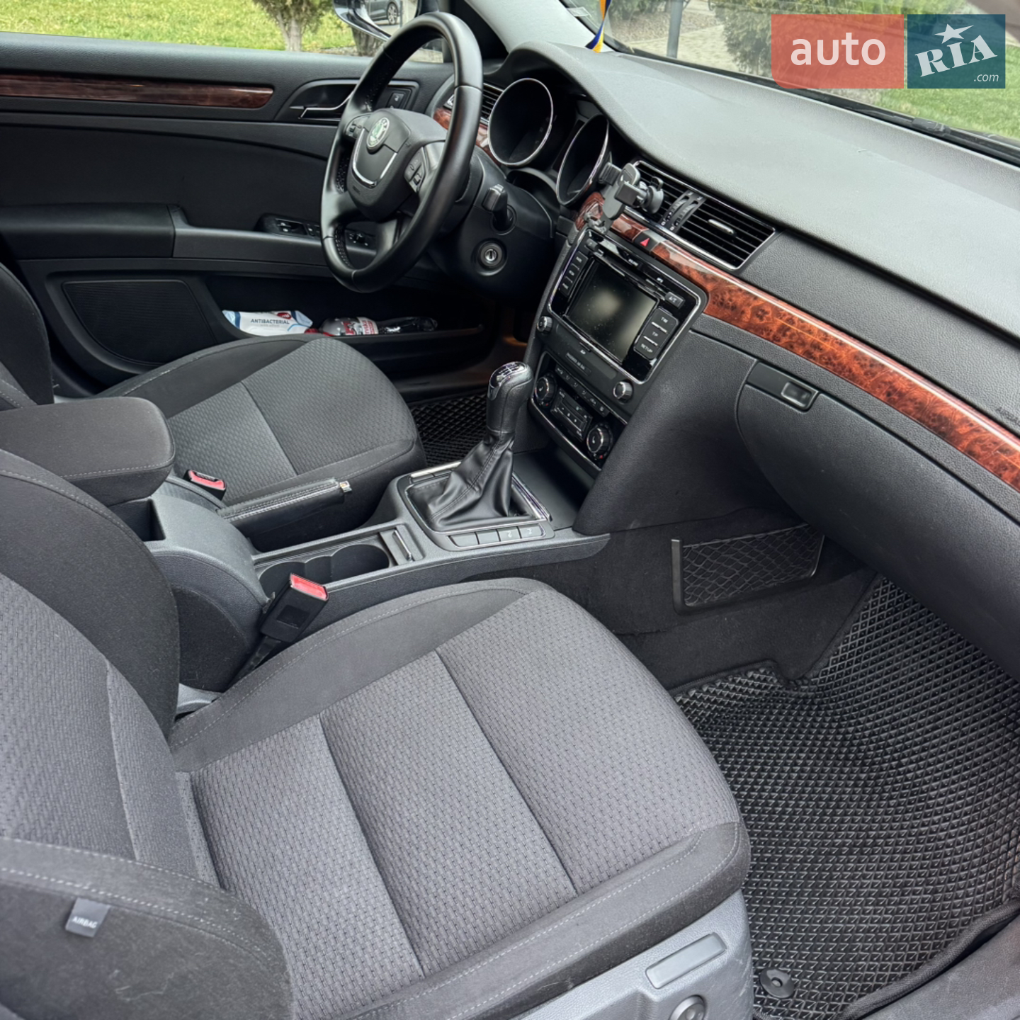 2010 Skoda Superb - мініатюра 12