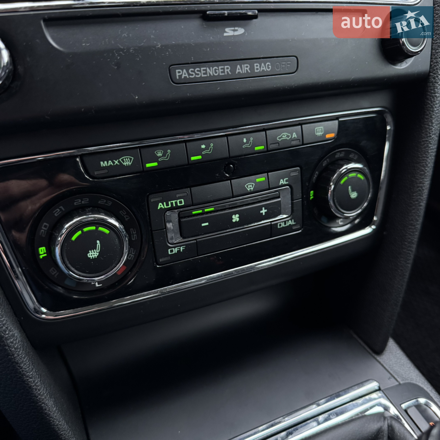 2010 Skoda Superb - мініатюра 17