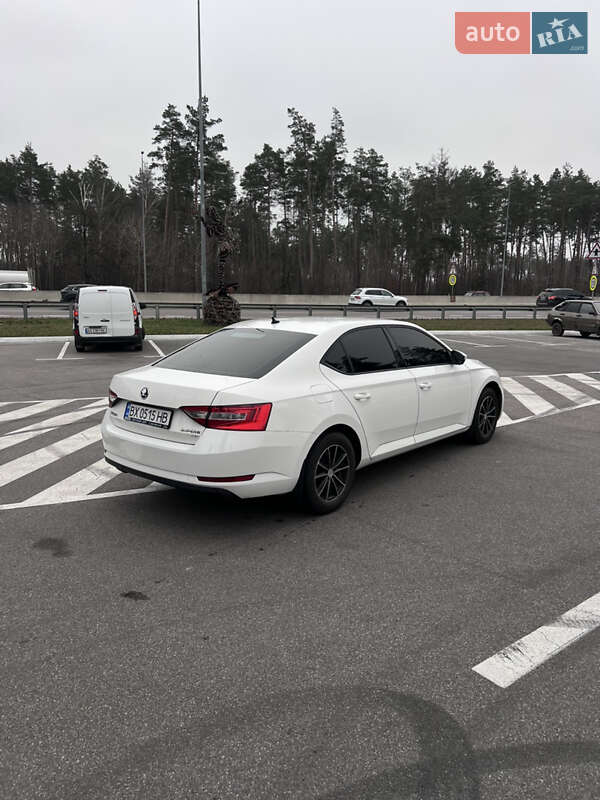 Ліфтбек Skoda Superb 2015 в Києві фото 8 Ліфтбек Skoda Superb 2015 в Києві