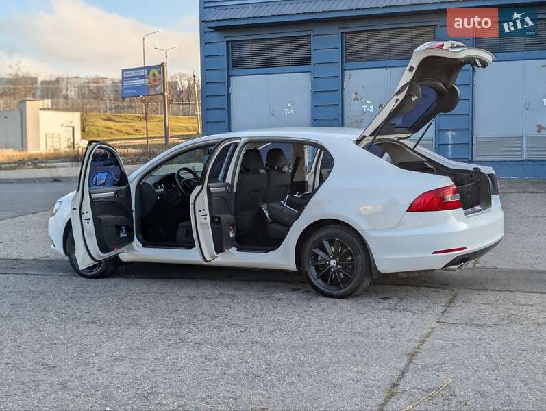 Ліфтбек Skoda Superb 2013 в Харкові