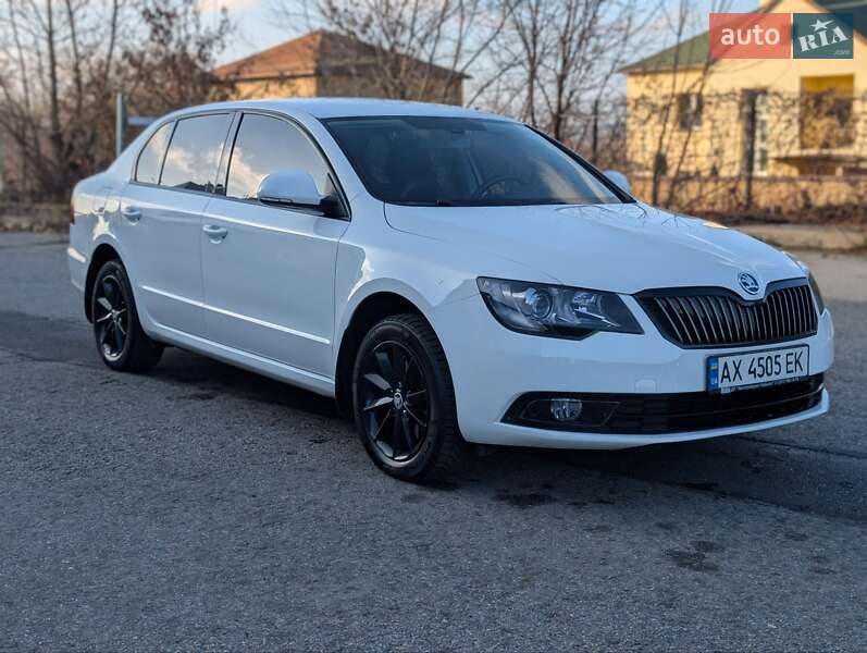 Ліфтбек Skoda Superb 2013 в Харкові