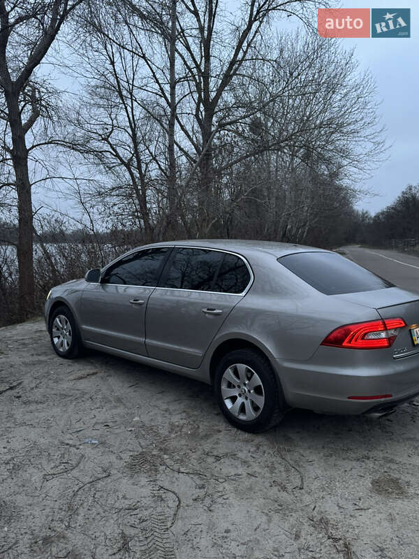 Лифтбек Skoda Superb 2014 в Киеве фото 7 Лифтбек Skoda Superb 2014 в Киеве