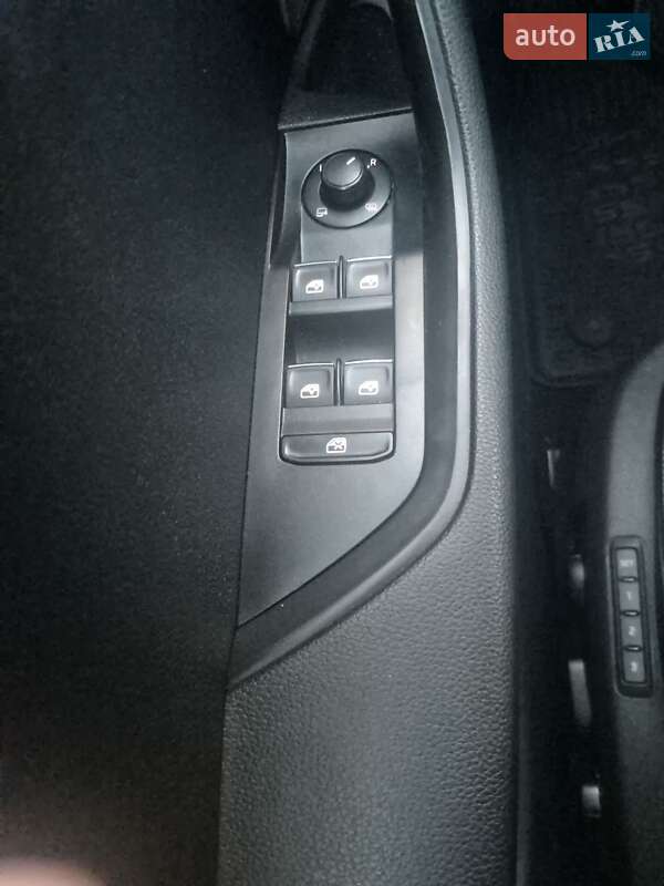 Лифтбек Skoda Superb 2016 в Калуше