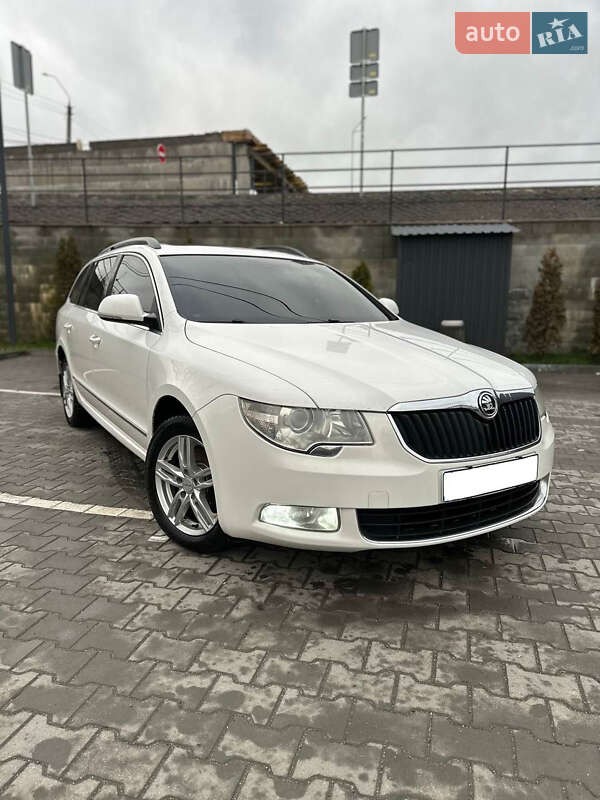 Skoda Superb 2011