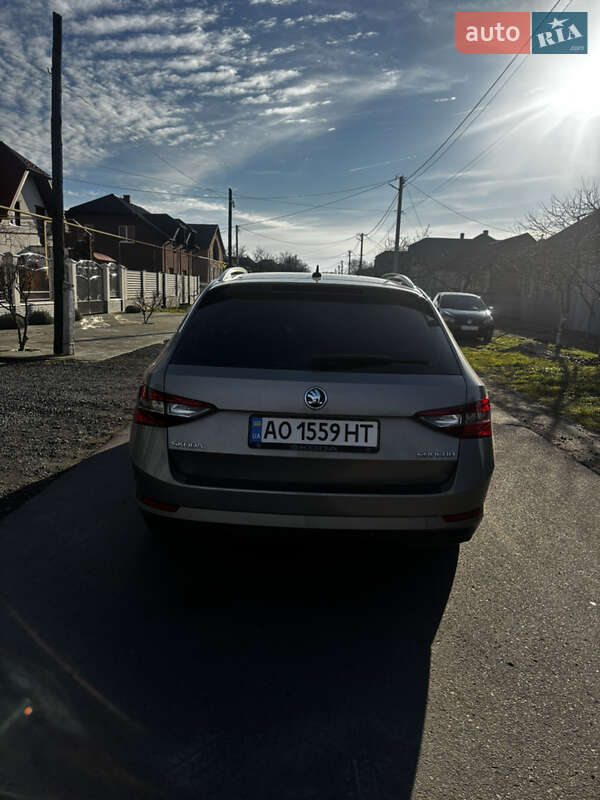 Универсал Skoda Superb 2015 в Ужгороде