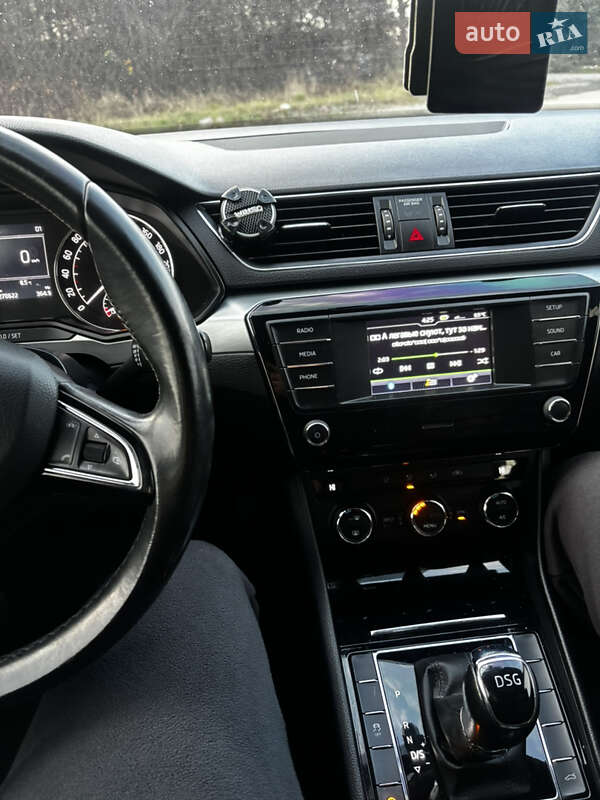 Универсал Skoda Superb 2015 в Ужгороде