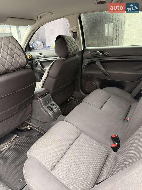 Лифтбек Skoda Superb 2004 в Киеве
