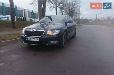Лифтбек Skoda Superb 2009 в Львове
