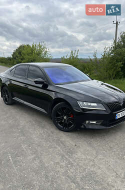 Лифтбек Skoda Superb 2015 в Городке