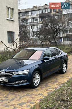 Лифтбек Skoda Superb 2022 в Киеве