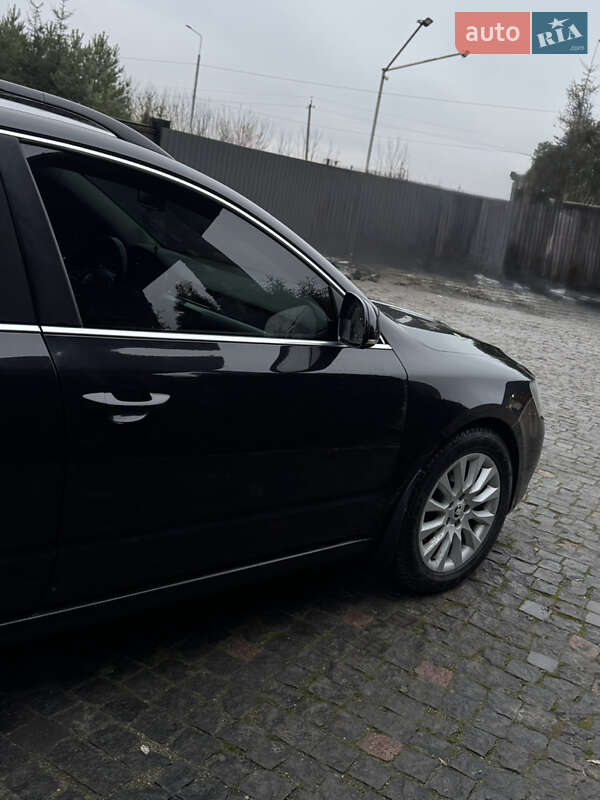 Универсал Skoda Superb 2013 в Тернополе