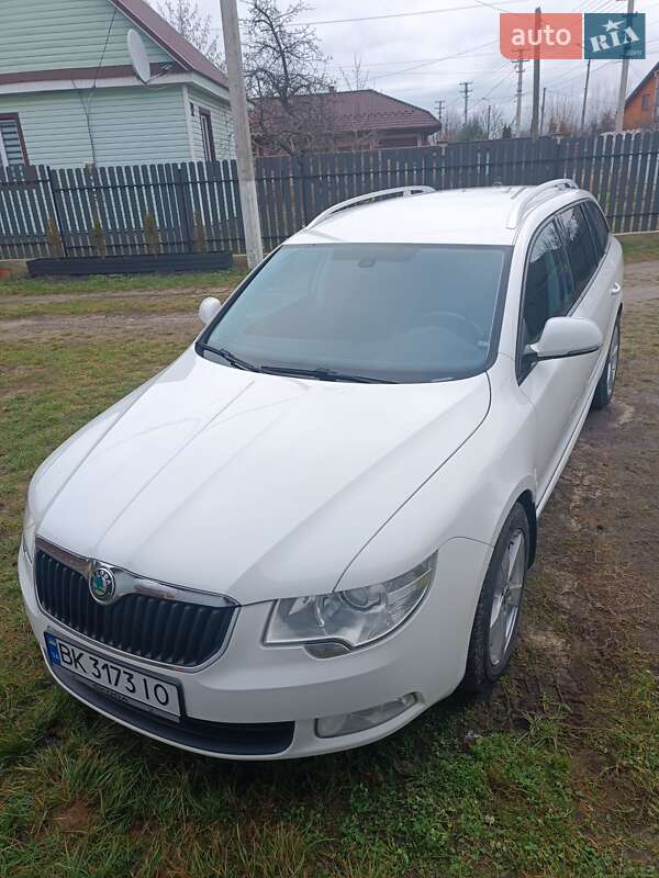 Skoda Superb 2011 Skoda Superb 2011
