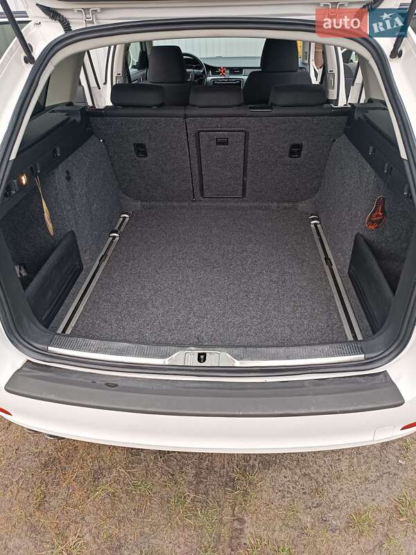 Универсал Skoda Superb 2011 в Сарнах