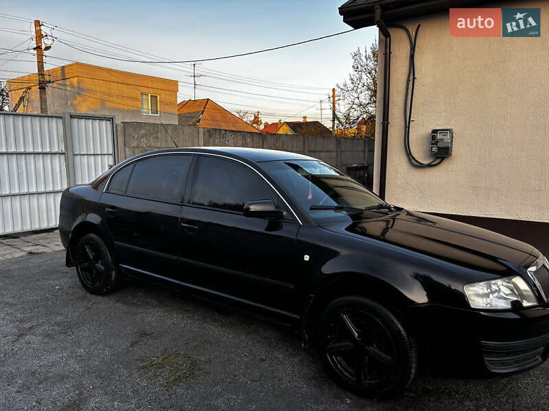 Лифтбек Skoda Superb 2006 в Днепре