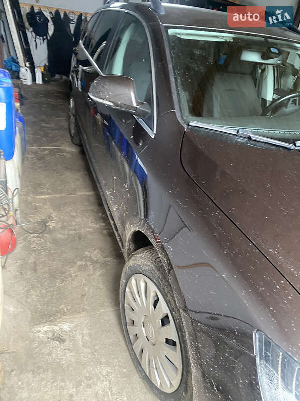 Универсал Skoda Superb 2013 в Березному