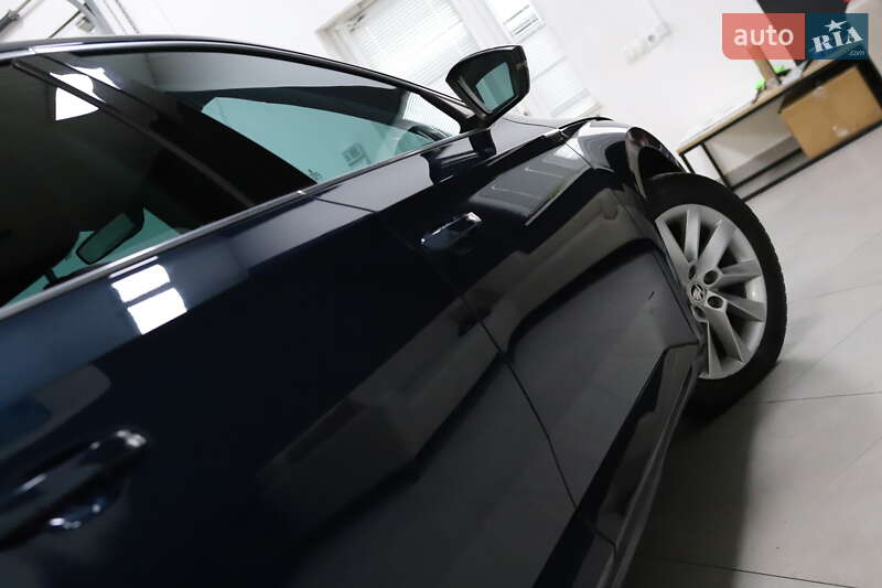 Лифтбек Skoda Superb 2020 в Дрогобыче