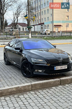 Лифтбек Skoda Superb 2015 в Городке