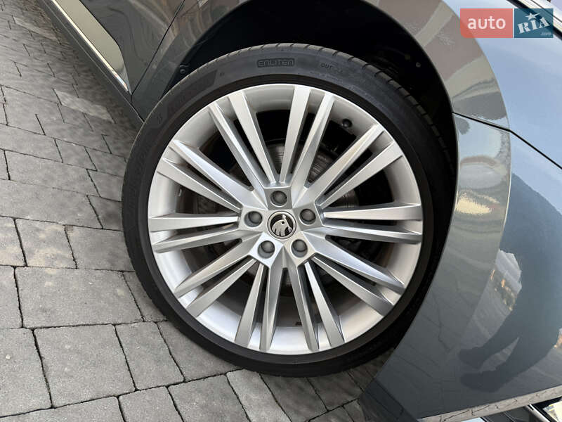 Універсал Skoda Superb 2020 в Дрогобичі