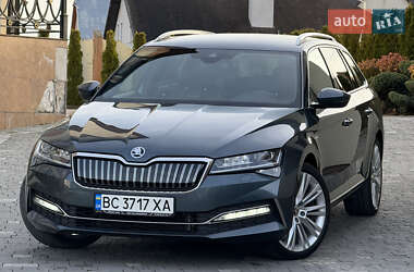 Універсал Skoda Superb 2020 в Дрогобичі