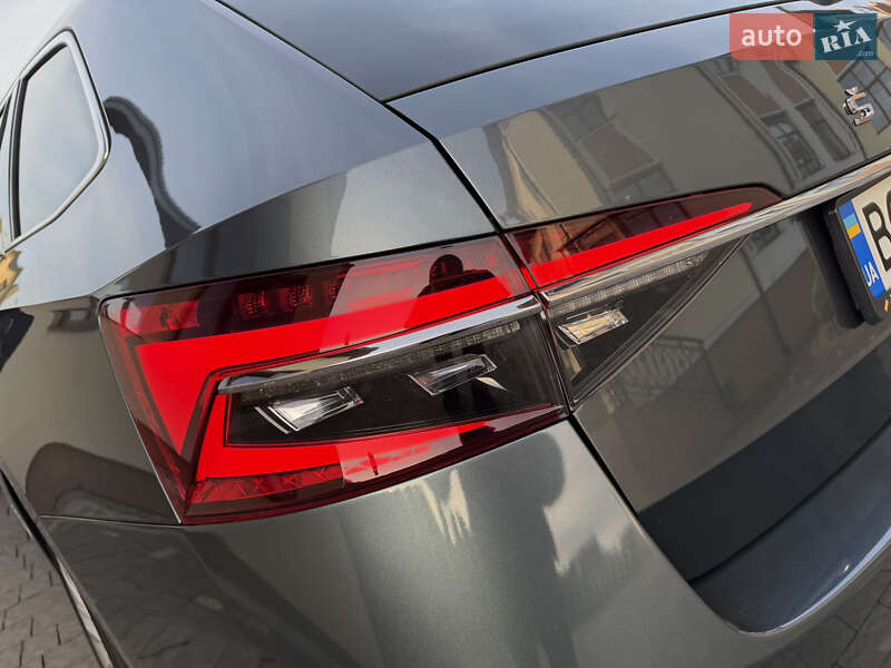 Універсал Skoda Superb 2020 в Дрогобичі