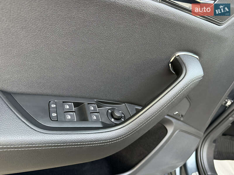 Універсал Skoda Superb 2020 в Дрогобичі