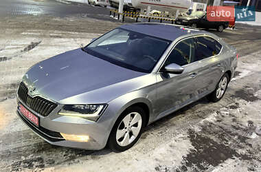 Ліфтбек Skoda Superb 2017 в Дніпрі
