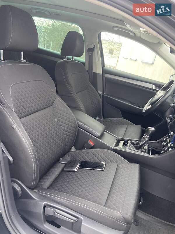 Универсал Skoda Superb 2016 в Отынии фото 47 Универсал Skoda Superb 2016 в Отынии