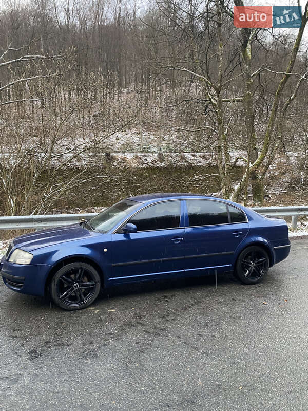 Ліфтбек Skoda Superb 2004 в Ужгороді