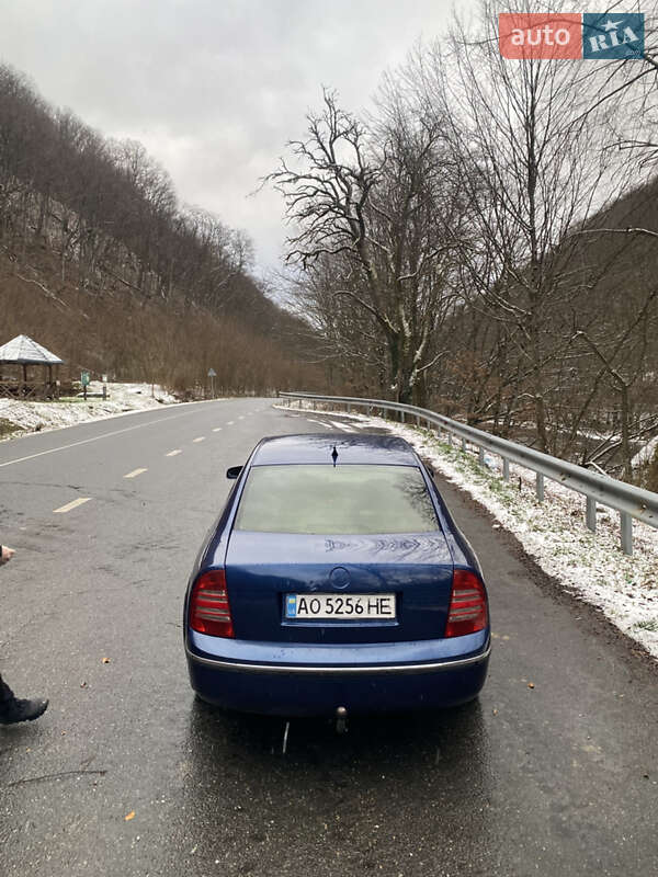 Ліфтбек Skoda Superb 2004 в Ужгороді