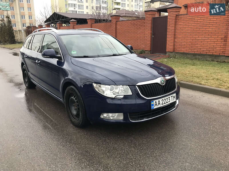Універсал Skoda Superb 2011 в Києві